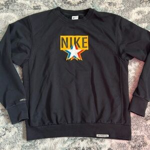 Nike Men's Standard Issue Basketball Crew Sweatshirt